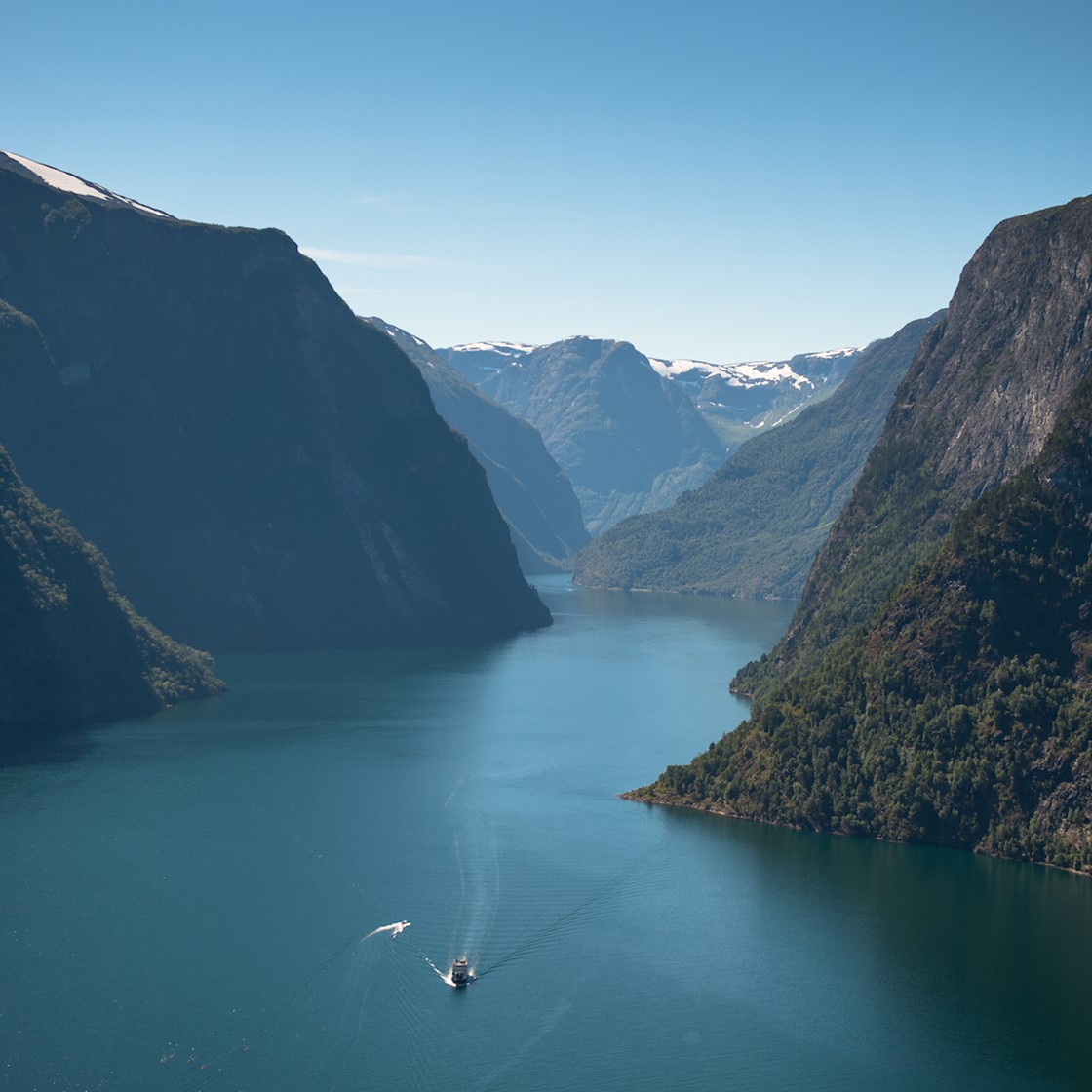 Vịnh Nærøyfjord – Vịnh hẹp nhất thế giới ở Na Uy